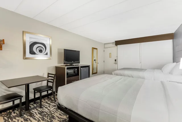 Room, 2 Queen Beds, Accessible, Quality Inn & Suites Easley - Greenville 3/7