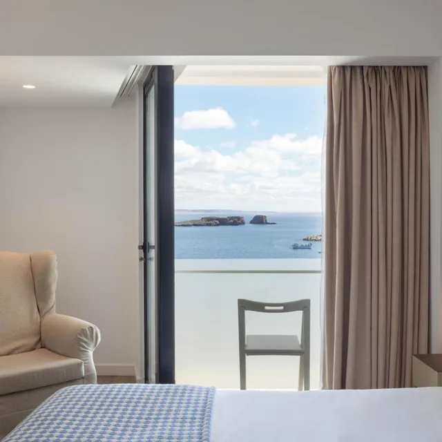 Room, Double Bed, Sea Front، Memmo Baleeira Hotel 4/5