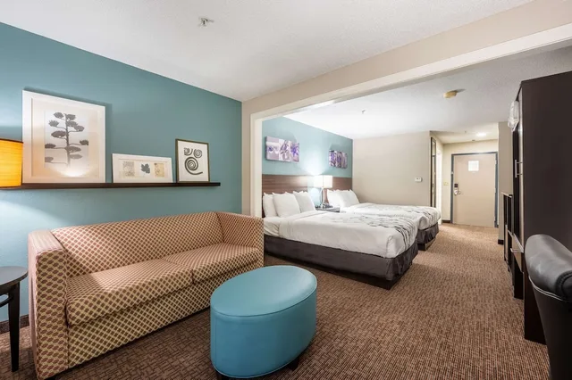Suite, 2 Double Beds, Sofa, Sleep Inn & Suites Birmingham Colonnade 3/4
