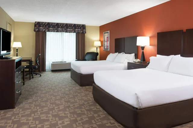 جناح بسريرين كوين مع أريكة، Holiday Inn Express & Suites Lexington Dtwn Area-Keenland 3/8