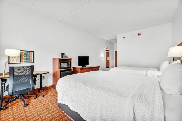 Room, 2 Queen Beds, Bathtub, Accessible, FAIRFIELD INN AND SUITES LUMBERTON 4/8