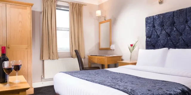 غرفة قياسية بسرير مزدوج، Hotel St. George by Nina 1/5