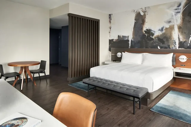 غرفة ديلوكس ركنية بسرير كينج، Marriott Owings Mills Metro Centre 2/2