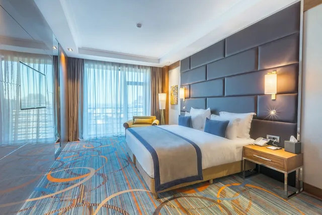 جناح تنفيذي بسرير كينج مع أريكة، Movenpick Winter Park Baku 2/6