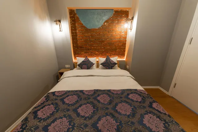 جناح بسرير كوين بإطلالة جزئية على البحر، Royal Taksim Suites 2/10