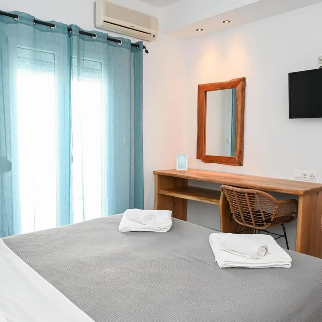 غرفة بسرير مزدوج بإطلالة على البحر، Glaronissia Hotel 7/10