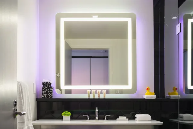 غرفة فاخرة بسريرين كوين، 21c Museum Hotel Durham 1/1