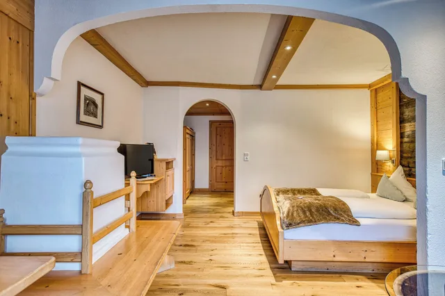 غرفة كومفورت بسرير كوين، Alpenhotel Stolz 7/10
