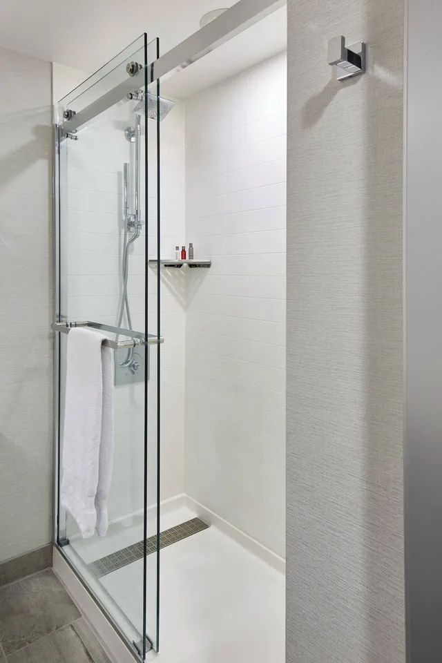 Room, 2 Double Beds, Columbus Marriott Northwest 5/5