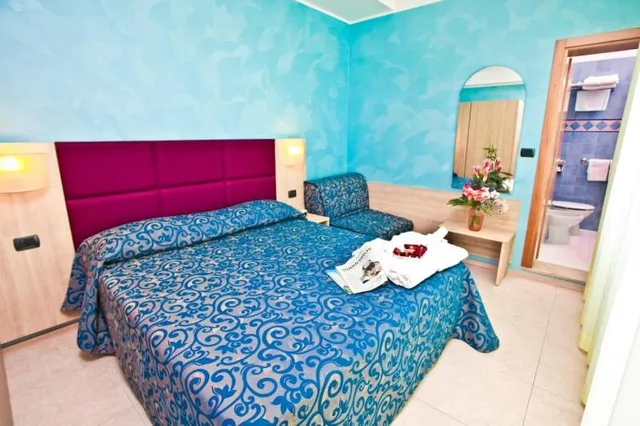 غرفة ديلوكس ثلاثية بإطلالة على البحر، Hotel Levante 3/3