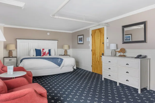 جناح بسرير كينج وسرير كينج وسريرين منفصلين، Nonantum Resort 1/4