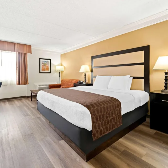 Room, King Bed, Sofa, Best Western Riverside Inn 2/8