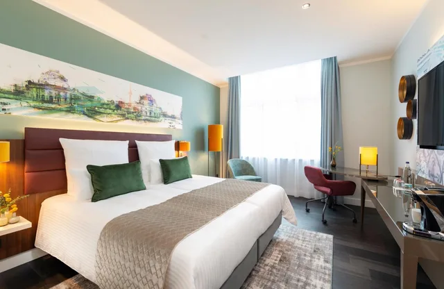 Comfort, Double or Twin Bed, Leonardo Royal Hotel Berlin Alexanderplatz 2/5