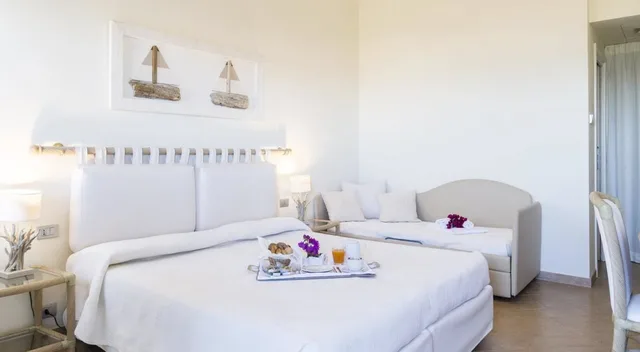 غرفة ثلاثية بسرير فردي، Hotel Palau 1/4
