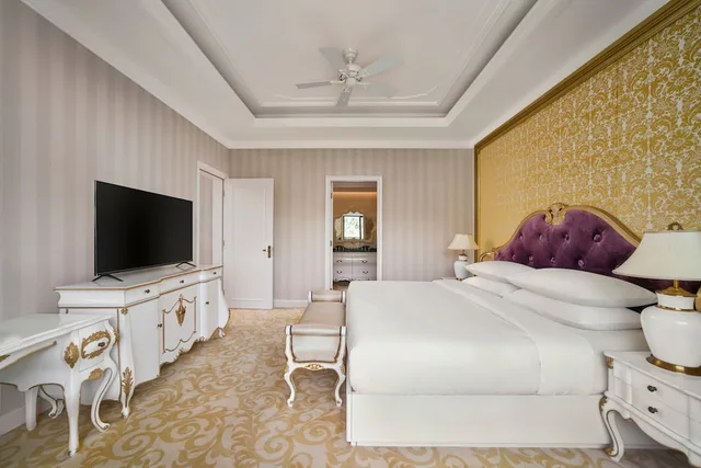 جناح تنفيذي بسرير كينج بإطلالة على الحديقة بشرفة، Nha Trang Marriott Resort & Spa Hon Tre Island 1/2