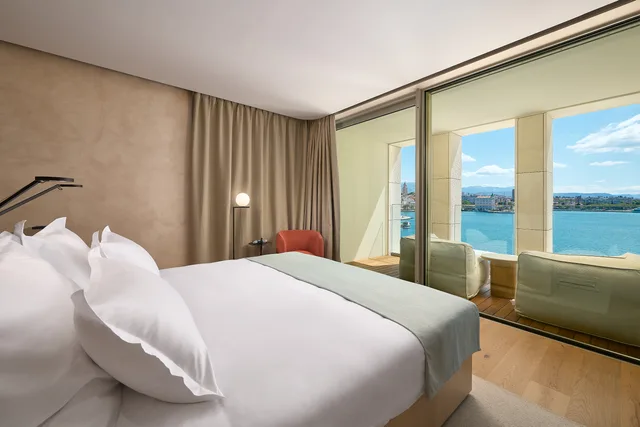 Premium, King Bed, Sea View, Ambasador 1/3