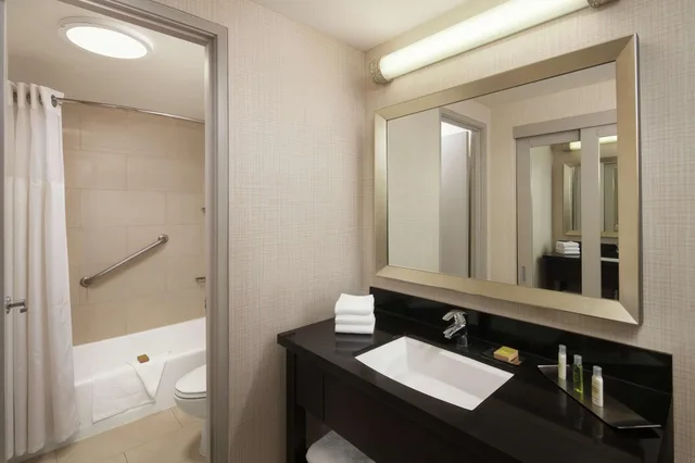جناح عائلي، DoubleTree by Hilton Hotel San Diego - Hotel Circle 3/4