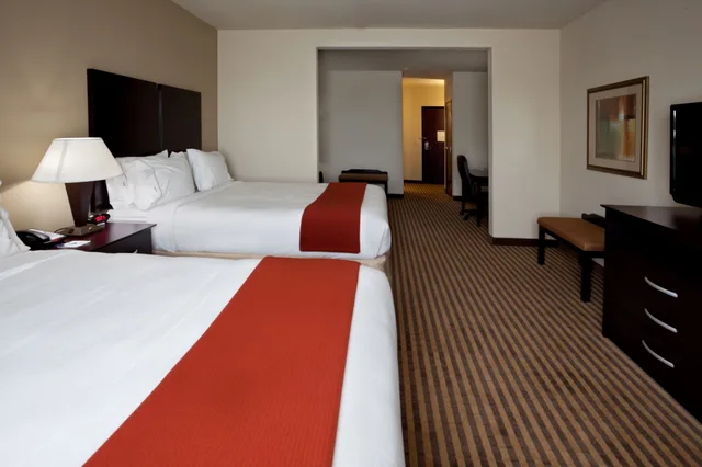 جناح بسريرين كوين لذوي الإعاقة، Holiday Inn Express Hotel Suites Marble Falls 1/5