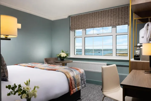 Room, Double Bed, Sea View, The Grand Malahide 3/4