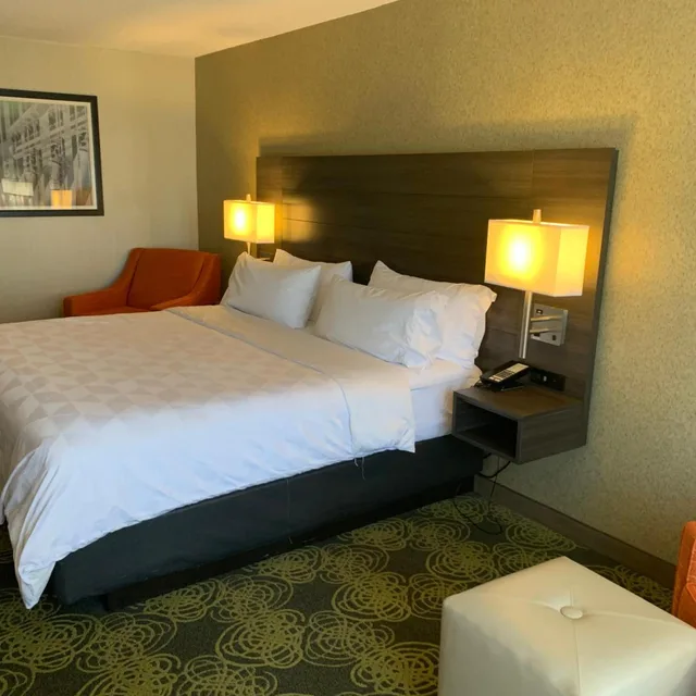 غرفة سوبيريور بسرير كينج، Holiday Inn Charlottesville-Univ Area 8/10