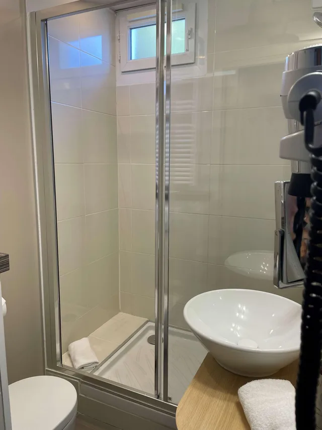 Room, Queen Bed, Best Western Plus La Rade 7/7