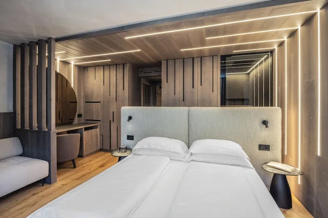 Nature Living, 1 King and 1 Single Beds, Hotel Palace Ravelli 3/7