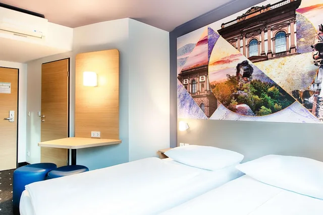 غرفة بسريرين منفصلين، B&B Hotel Kaiserslautern 1/8