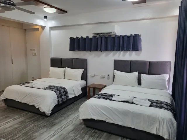 غرفة تنفيذية بسريرين كوين، Manarra Seaview Resort 1/3