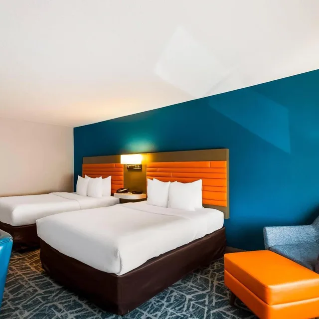 غرفة بسريرين كوين يُسمح فيها بالحيوانات الأليفة، Comfort Inn Falls Church - Tysons Corner 4/10
