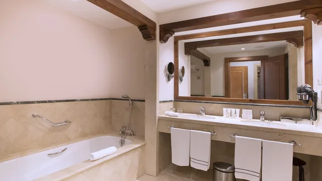 The Level, Premium, King Bed، Melia Villaitana 4/5