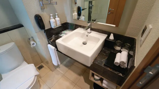 غرفة بسرير كينج بإطلالة على المدينة، Holiday Inn Cikarang Jababeka 7/7