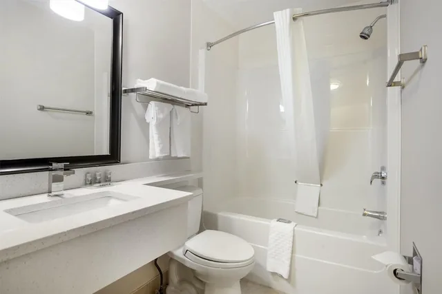 غرفة قياسية بسرير كوين في الملحق، Best Western Cold Lake Inn 7/8