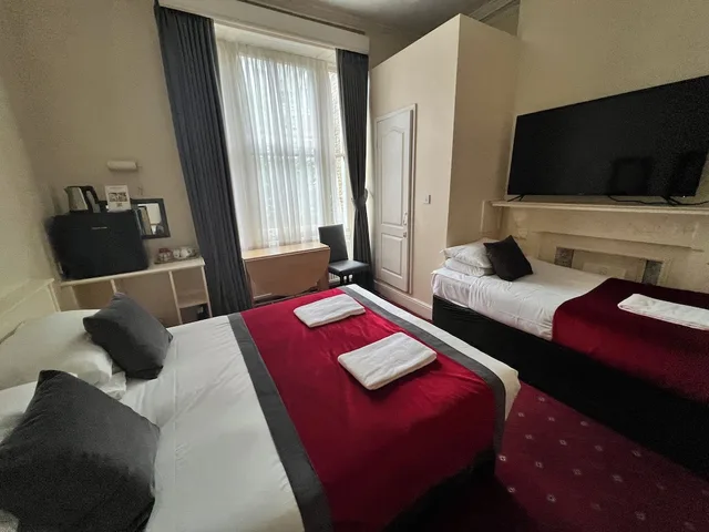 غرفة ثلاثية بسرير مزدوج وسرير فردي، Arran House Hotel 3/4
