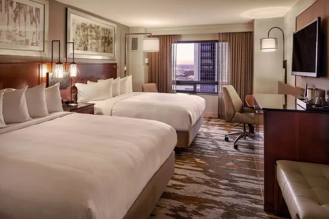 Guest Room, Queen Bed, City View, Hilton Denver City Center 1/3