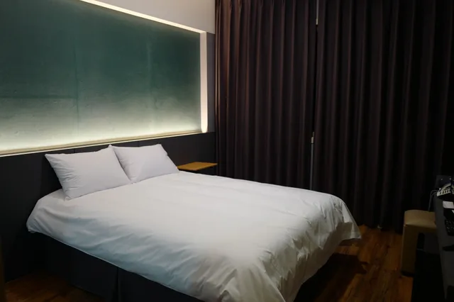 غرفة قياسية بسرير مزدوج، Renaissance Hotel - Hostel 4/5