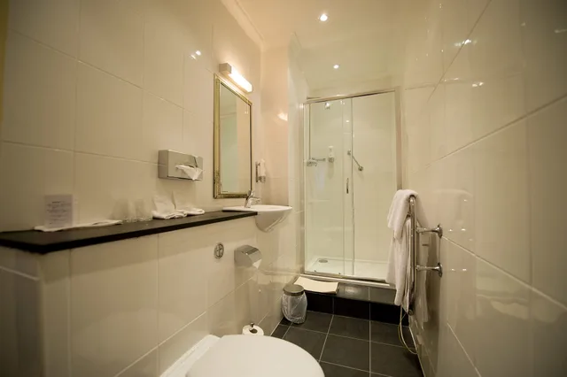 غرفة قياسية بسرير كينج، Crown And Mitre Hotel Sure Hotel Collection By Best Western 4/4