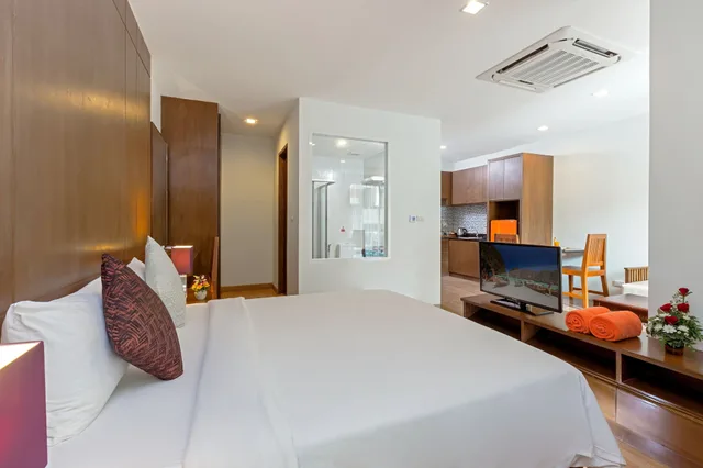Classic, Suite, King Bed, Pool Access، Elite Suites Patong 2/8
