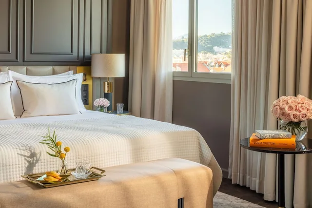 غرفة غراند بريميوم بسريرين منفصلين بإطلالة على البحر بشرفة، Anantara Plaza Nice Hotel 5/7