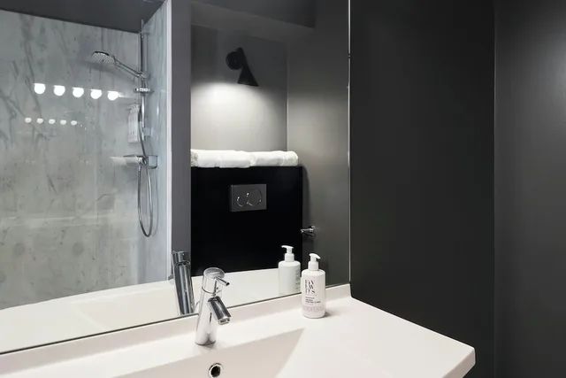 غرفة بسريرين منفصلين، Moxy Paris La Villette 9/10