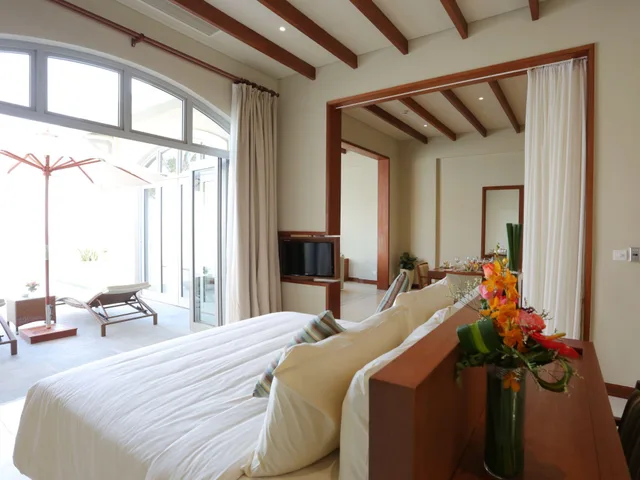 Pool, Suite، Flc Luxury Resort Samson 1/2