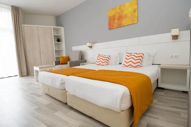 غرفة بسرير مزدوج أو سريرين منفصلين بشرفة، Park Hotel Odessos 2/10