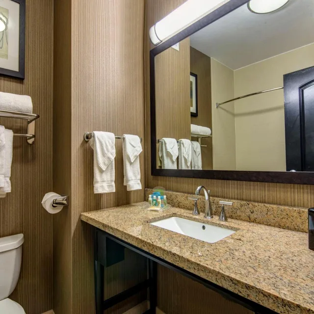 جناح بسريرين، Holiday Inn Express Hotel And Suites Huntsville 3/3