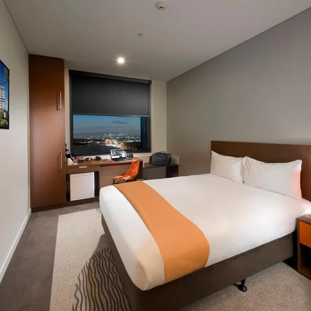 Standard, King Bed, Queen Bed, ibis Brisbane Airport Hotel 1/5