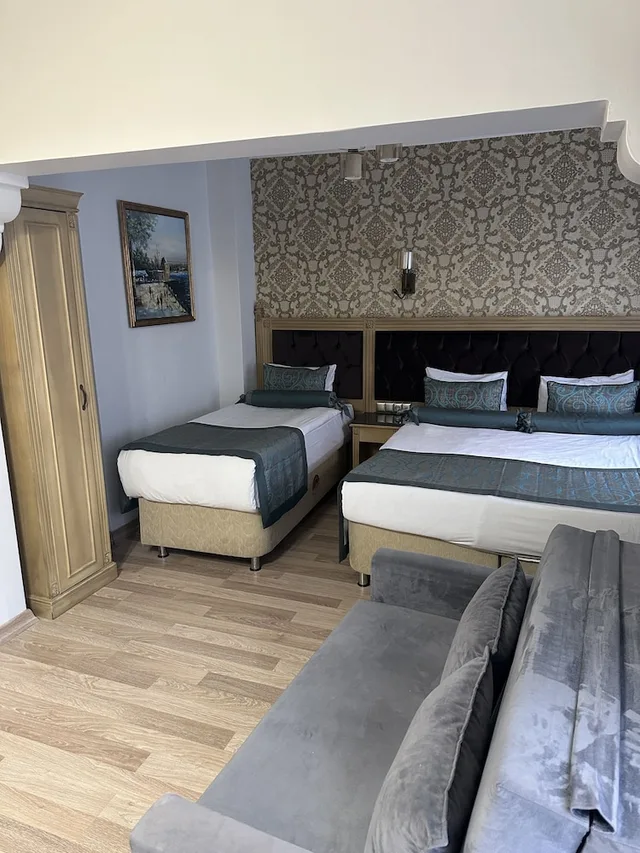 1 Bedroom, Family, Quadruple, 1 King and 1 Single Beds, Murphy Bed، Blue Tuana Hotel 4/10