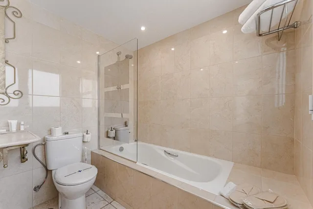 Deluxe, Suite, Private Pool, Flamingo Suites 6/10