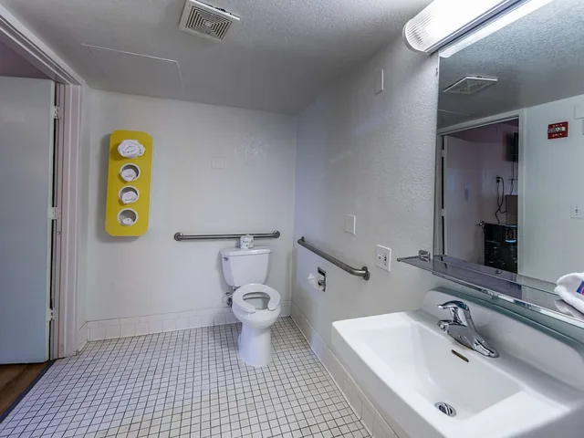 غرفة قياسية بسريرين مزدوجين للمدخنين، Motel6 Yreka, CA 6/10