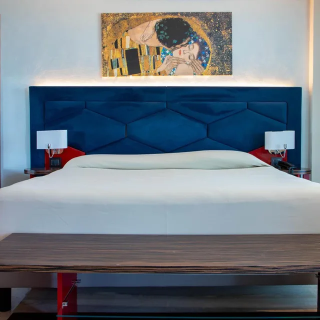 Suite Jacuzzi، Victoria Palace 1/1