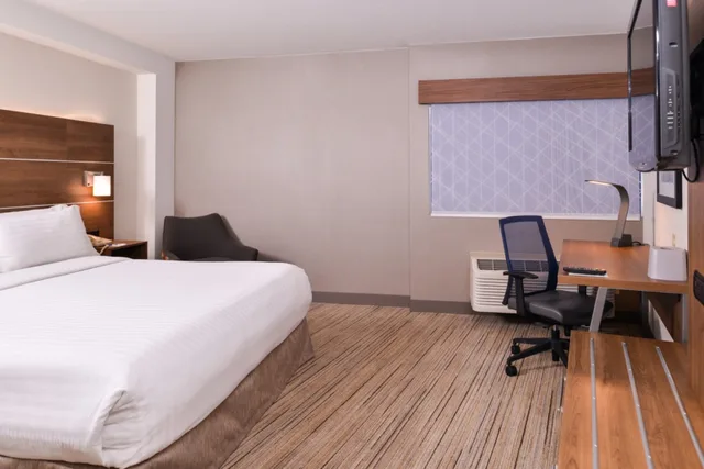 غرفة بسرير مزدوج لذوي الإعاقة، Holiday Inn Express Walnut Creek 1/3