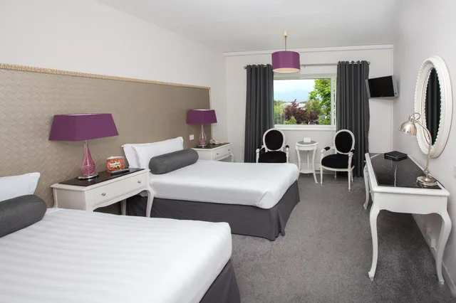 غرفة ثلاثية بسريرين، Hotel Kilkenny 1/3