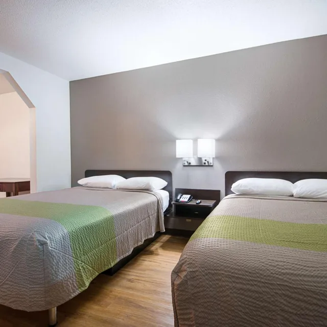 Room, 2 Queen Beds, Smoking, Motel6 New Iberia, LA 2/10